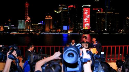 上?；ㄆ靗ed燈光幕墻廣告